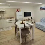 Casa Comoda E Centrale In Quartiere Storico Di Napoli
