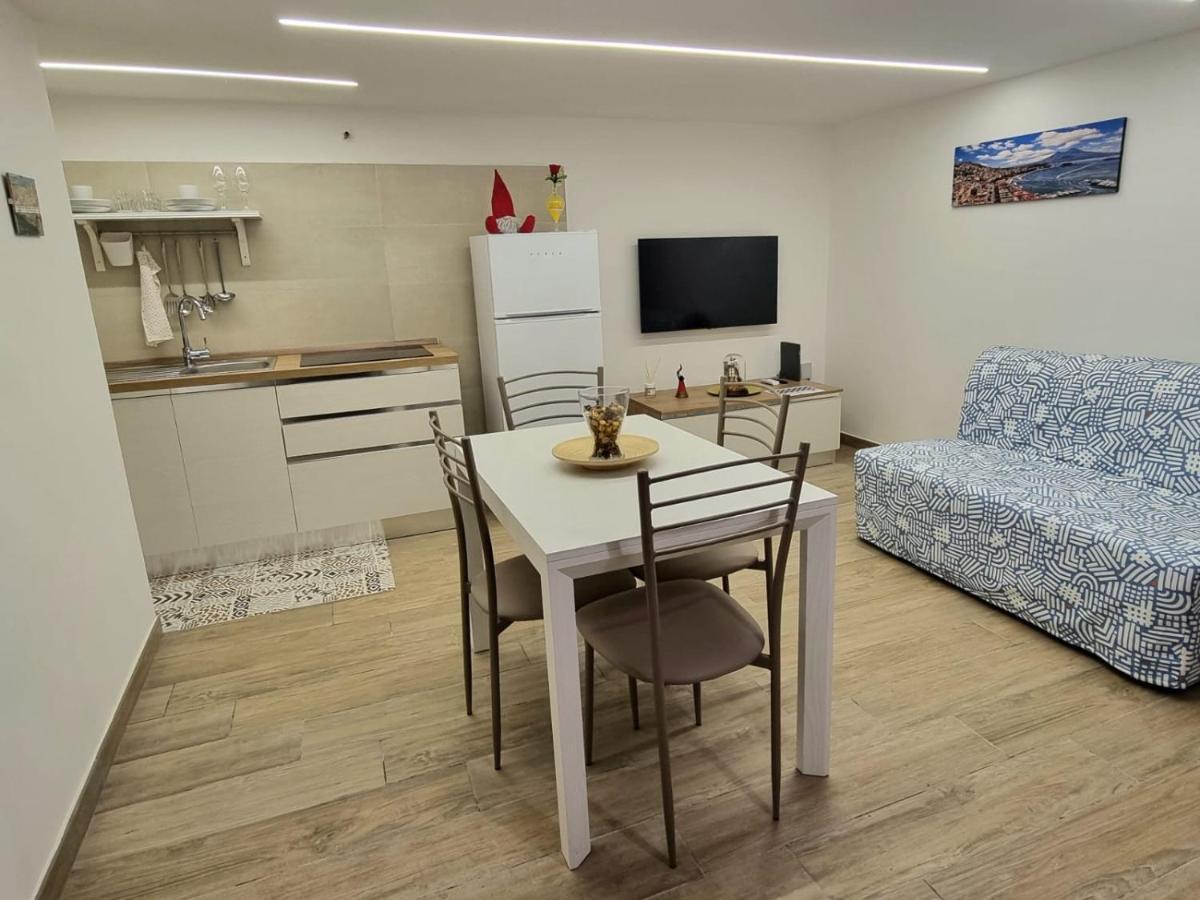 Casa Comoda E In Quartiere Storico Di * Napels