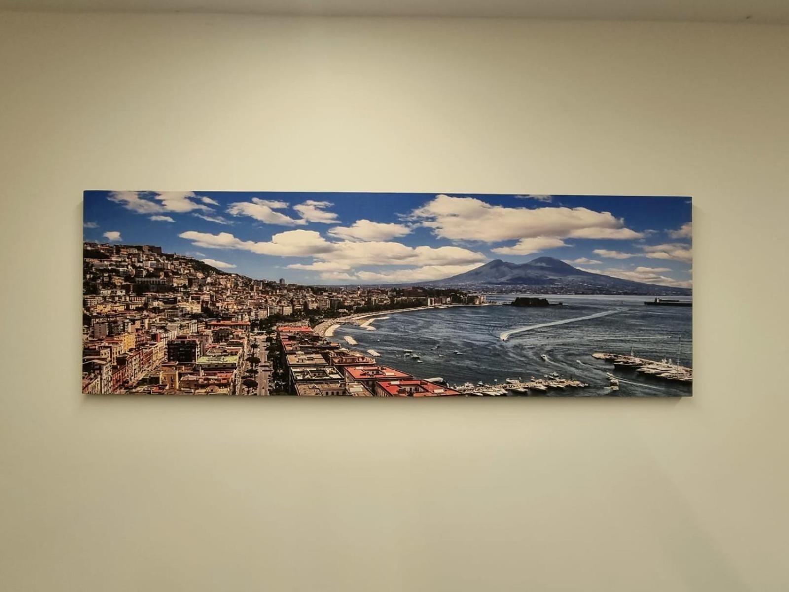 Casa Comoda E In Quartiere Storico Di Napels